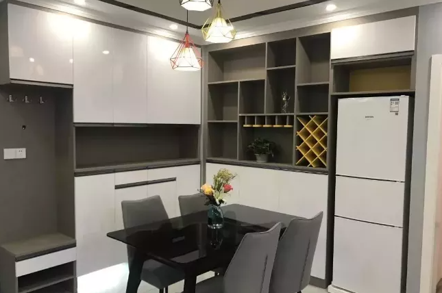 餐廳轉(zhuǎn)角柜